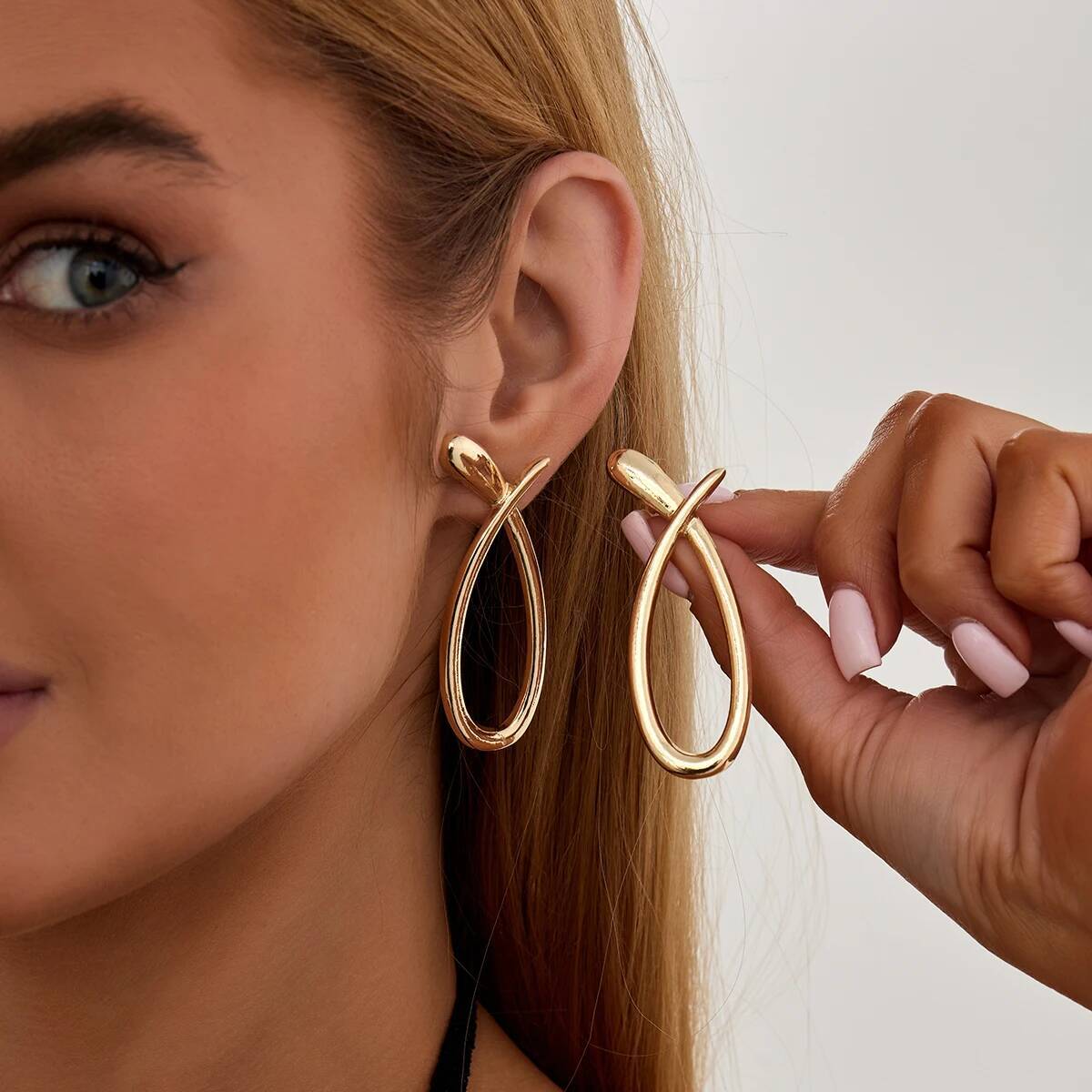 Z Vintage Fashion - IngeSight.Z Simple Vintage Hollow Geometric Stud